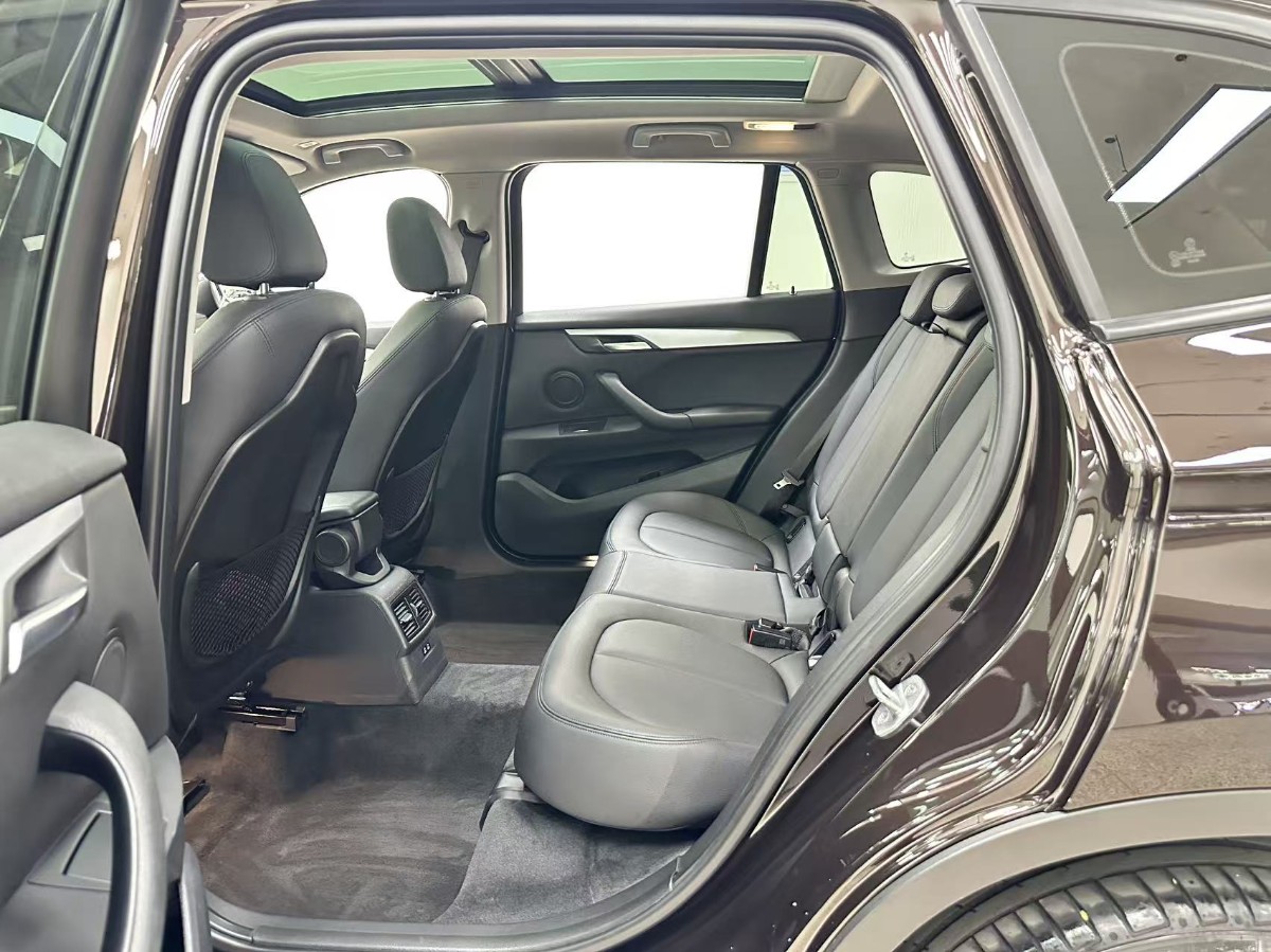 BMW X1 2019 #6 BMW X1 2019 صورة سيارة #6