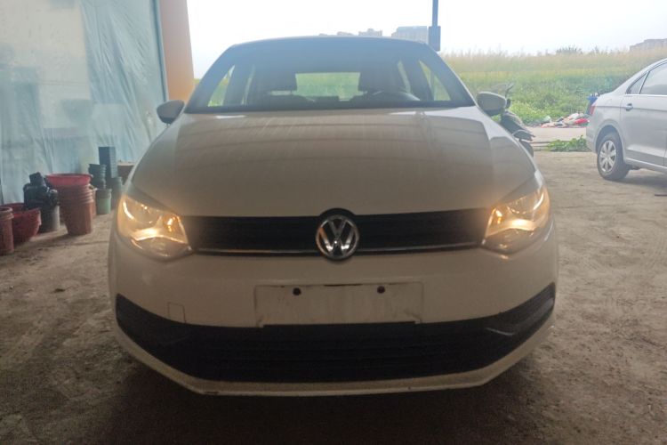 Volkswagen Polo 2017 car image #3