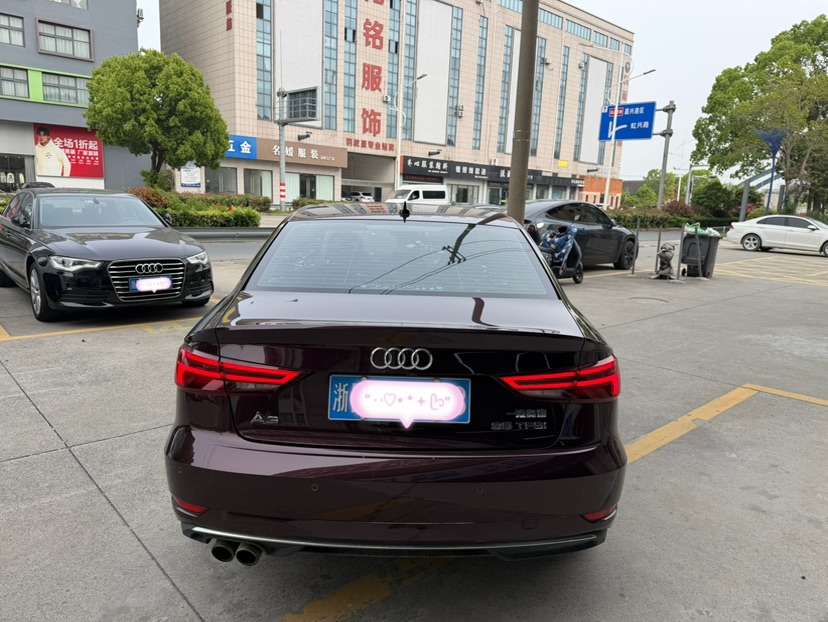 Audi A3 2018 car image #3