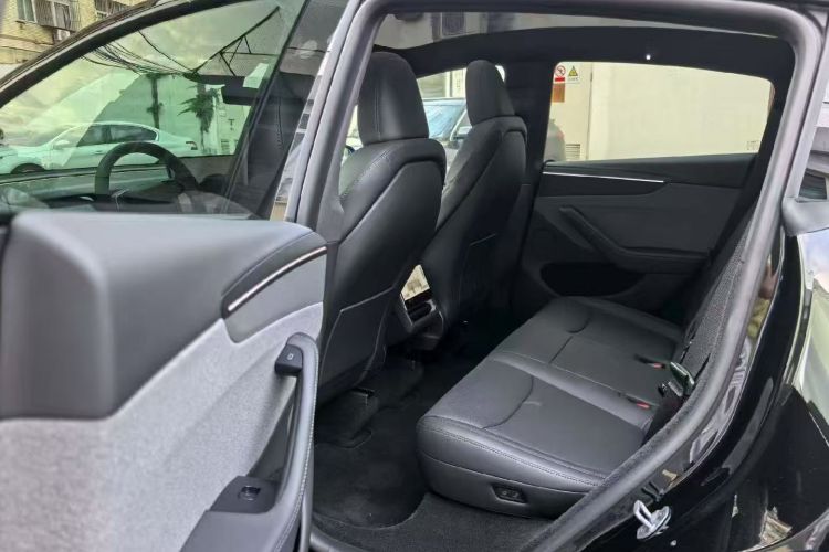Tesla Model Y 2026 car image #17