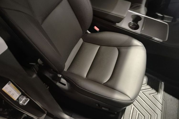 Tesla Model Y 2021 #22 Tesla Model Y 2021 car image #22
