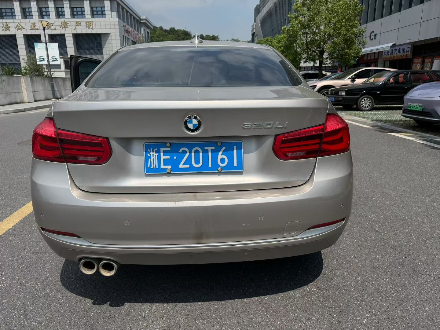 BMW 3 Series 2018 #6 BMW 3 Series 2018 car image #6