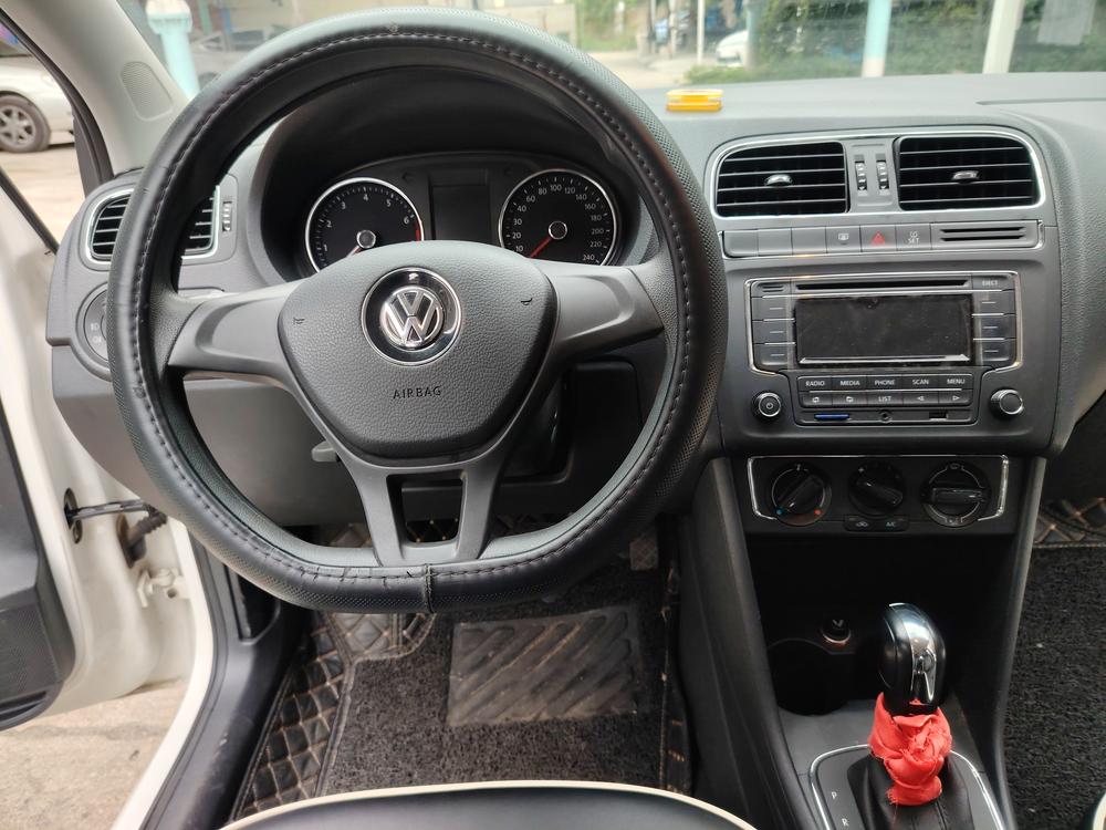 Volkswagen Polo 2015 #11 Volkswagen Polo 2015 car image #11