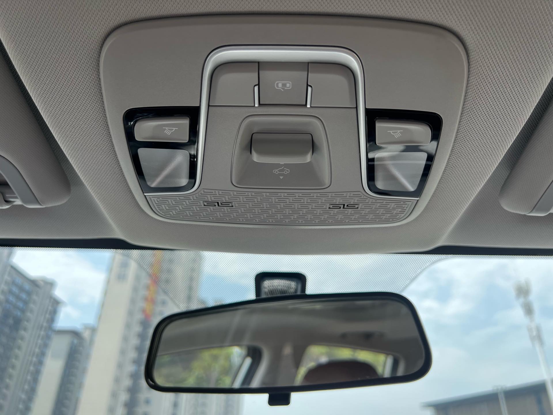 GEELY Vision X6 2022 car image #12