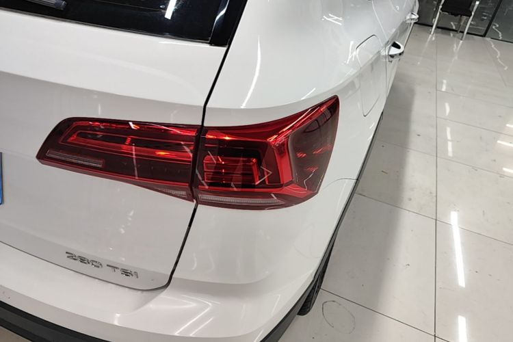 Volkswagen Tharu 2021 car image #8