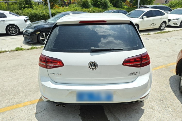Volkswagen Golf 2017 car image #4