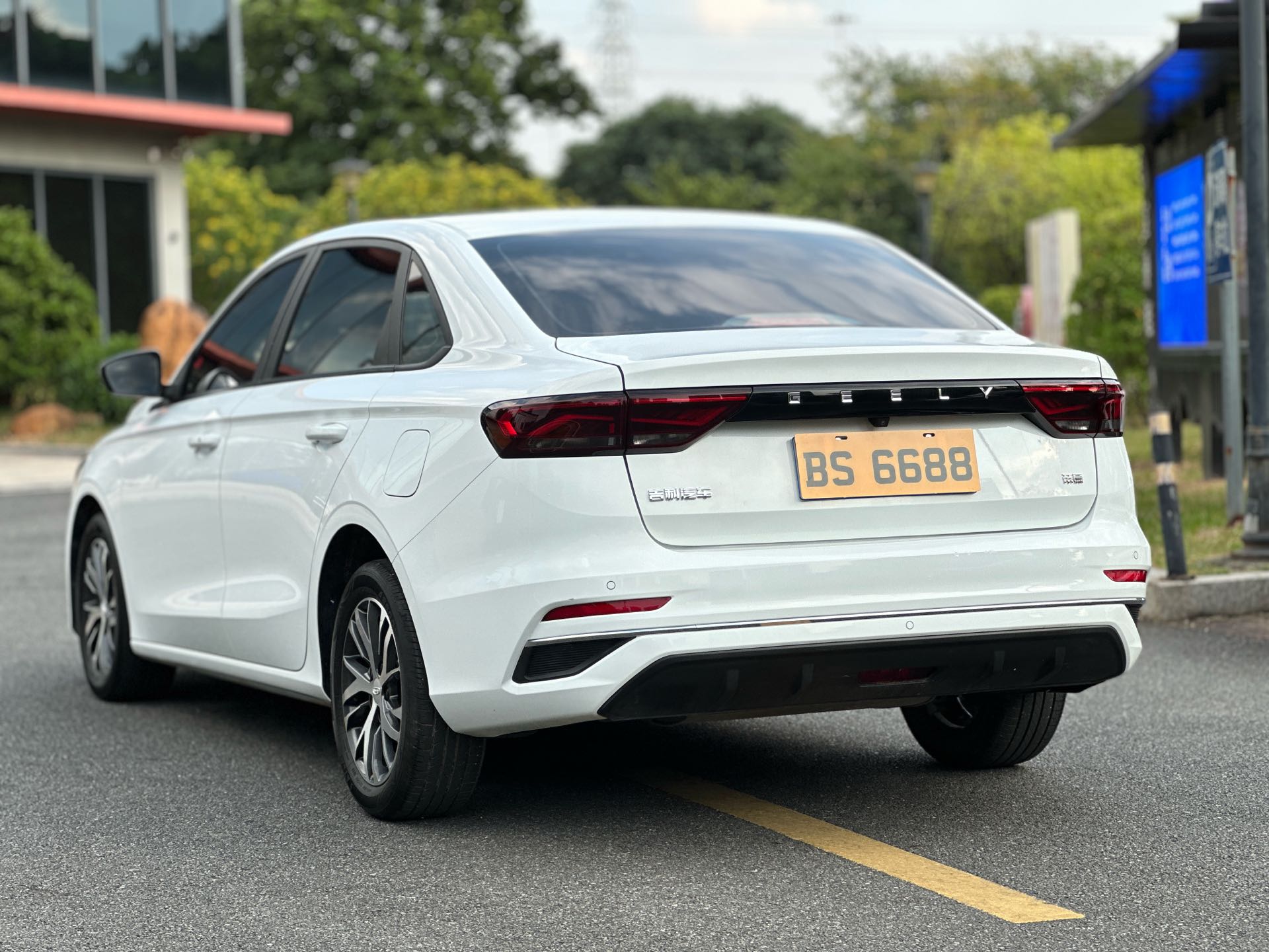 GEELY Emgrand 2023 #8 GEELY Emgrand 2023 car image #8