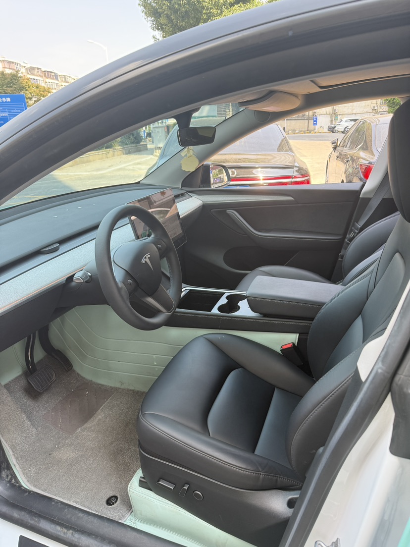 Tesla Model Y 2023 #4 Tesla Model Y 2023 car image #4