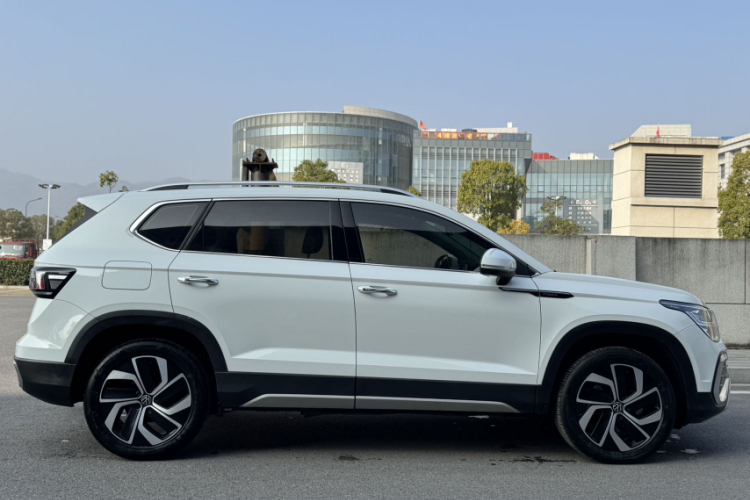 Volkswagen Tharu 2023 immagine di auto #5