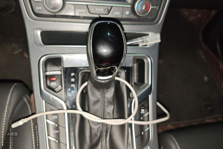 GEELY Emgrand 2019 car image #16