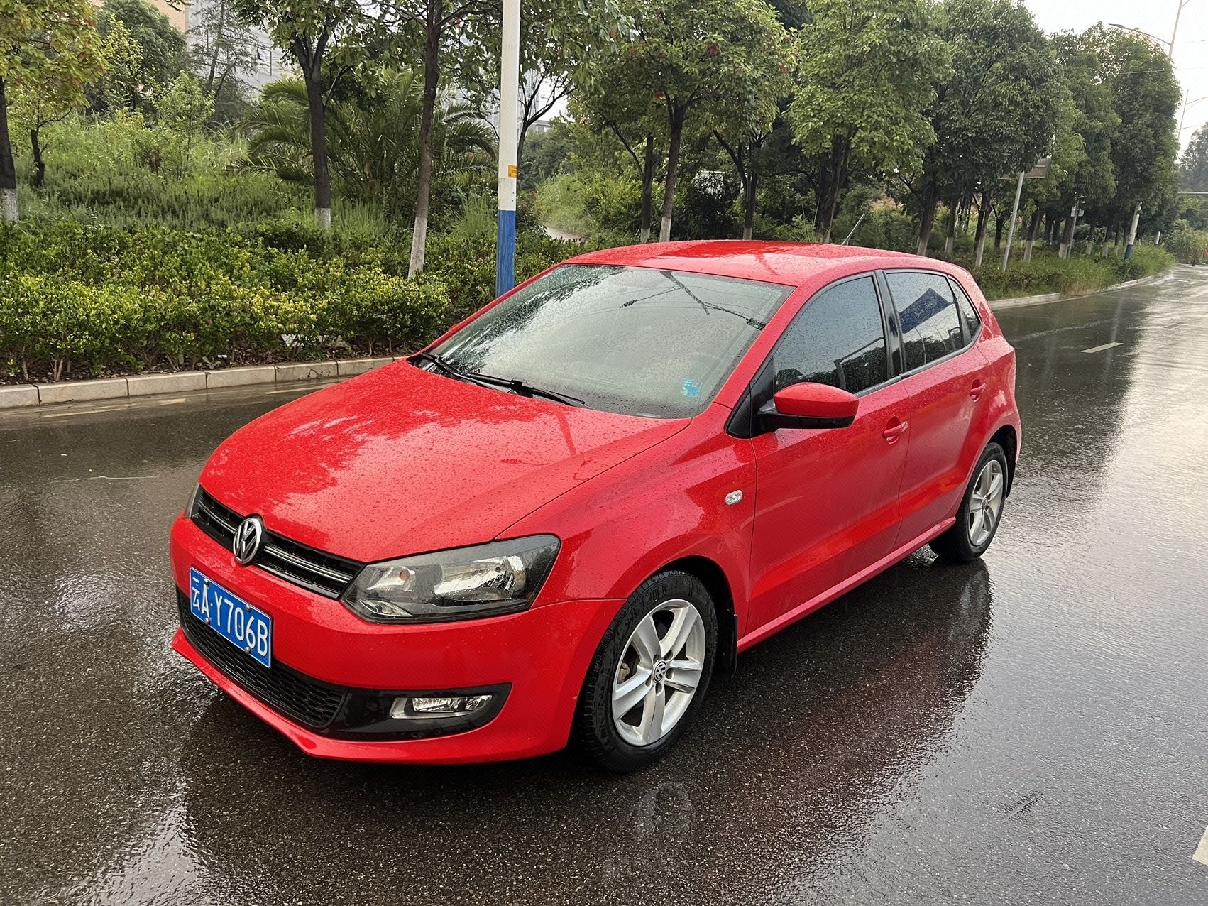 Volkswagen Polo 2012 car image 