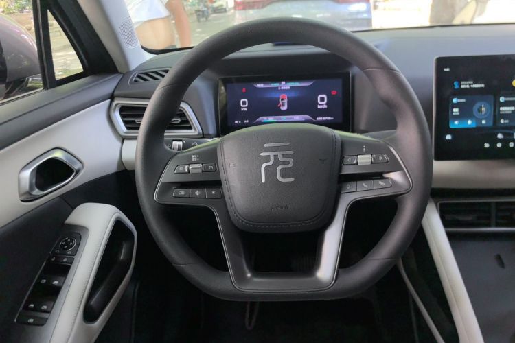 BYD YuanUP 2025 car image #11