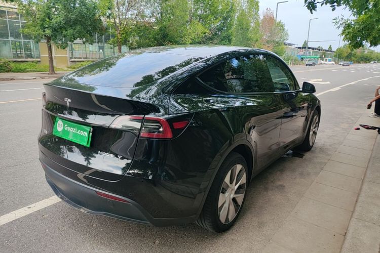 Tesla Model Y 2023 #7 Tesla Model Y 2023 car image #7