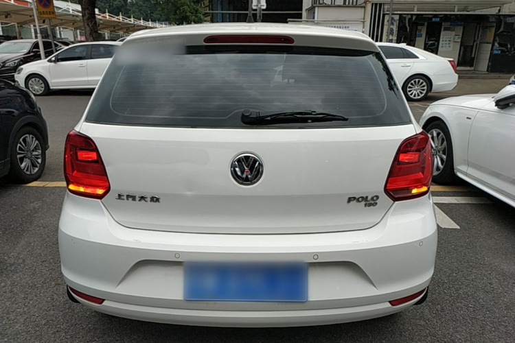 Volkswagen Polo 2016 car image #6