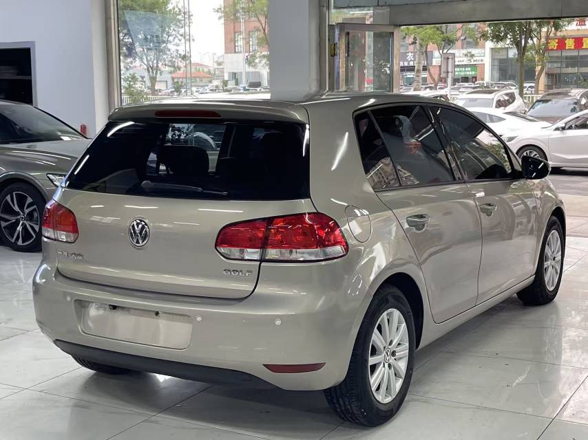 Volkswagen Golf 2013 car image #8