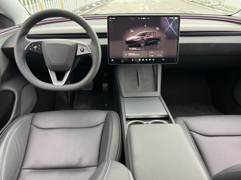 Tesla Model 3 2025 car image #5