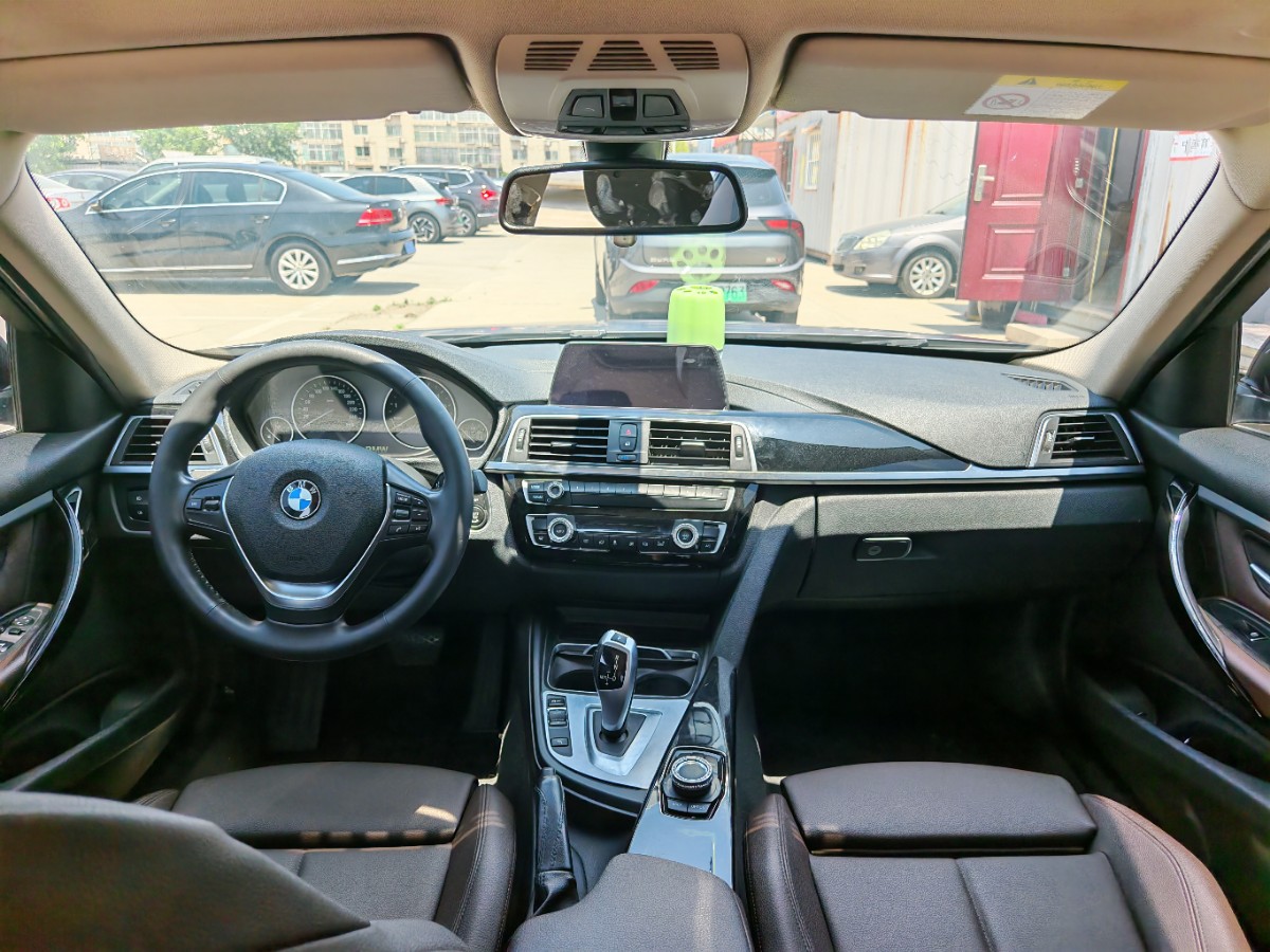 BMW 3 Series 2018 #9 BMW 3 Series 2018 car image #9