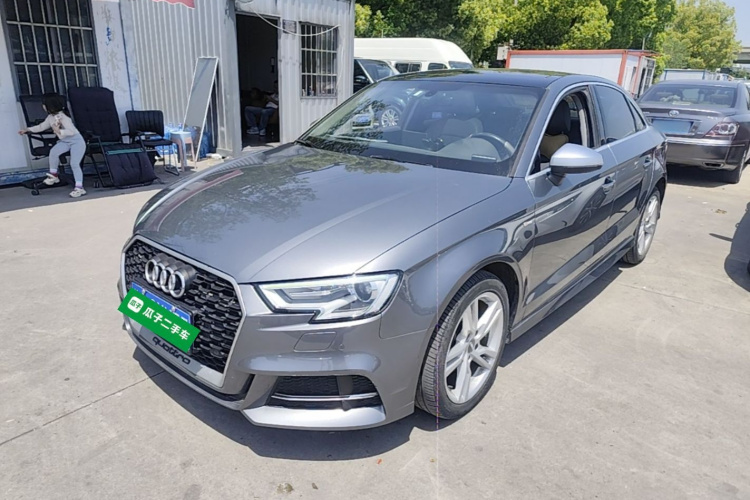 Audi A3 2018 car image #2