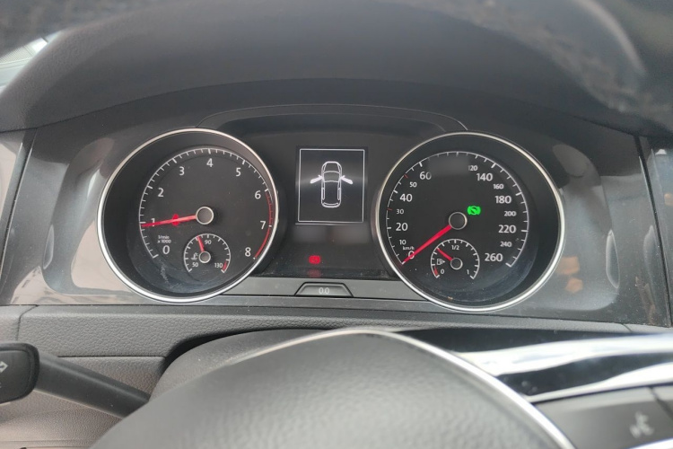 Volkswagen Golf 2019 car image #16