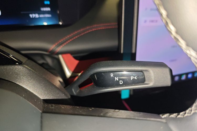 MI SU7 2025 image de voiture #14