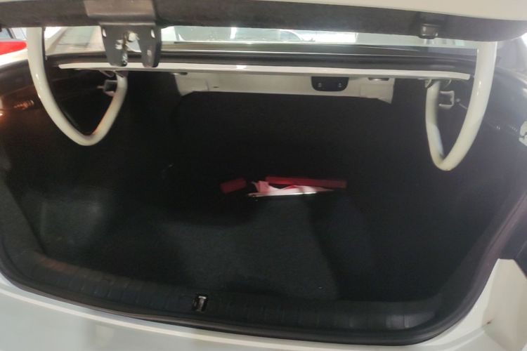 Volkswagen Bora 2016 car image #19