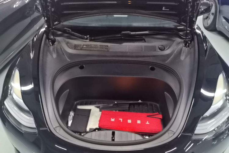 Tesla Model 3 2023 car image #20