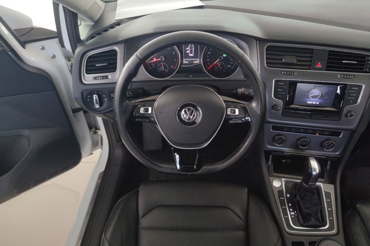 Volkswagen Golf 2016 car image #15