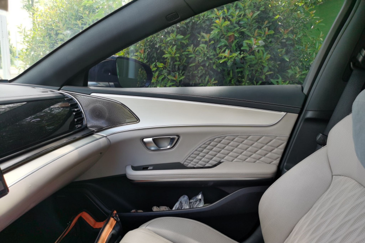 BYD Han 2024 car image #25