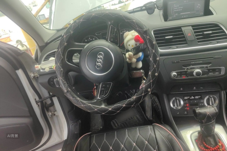 Audi Q3 2015 car image #12