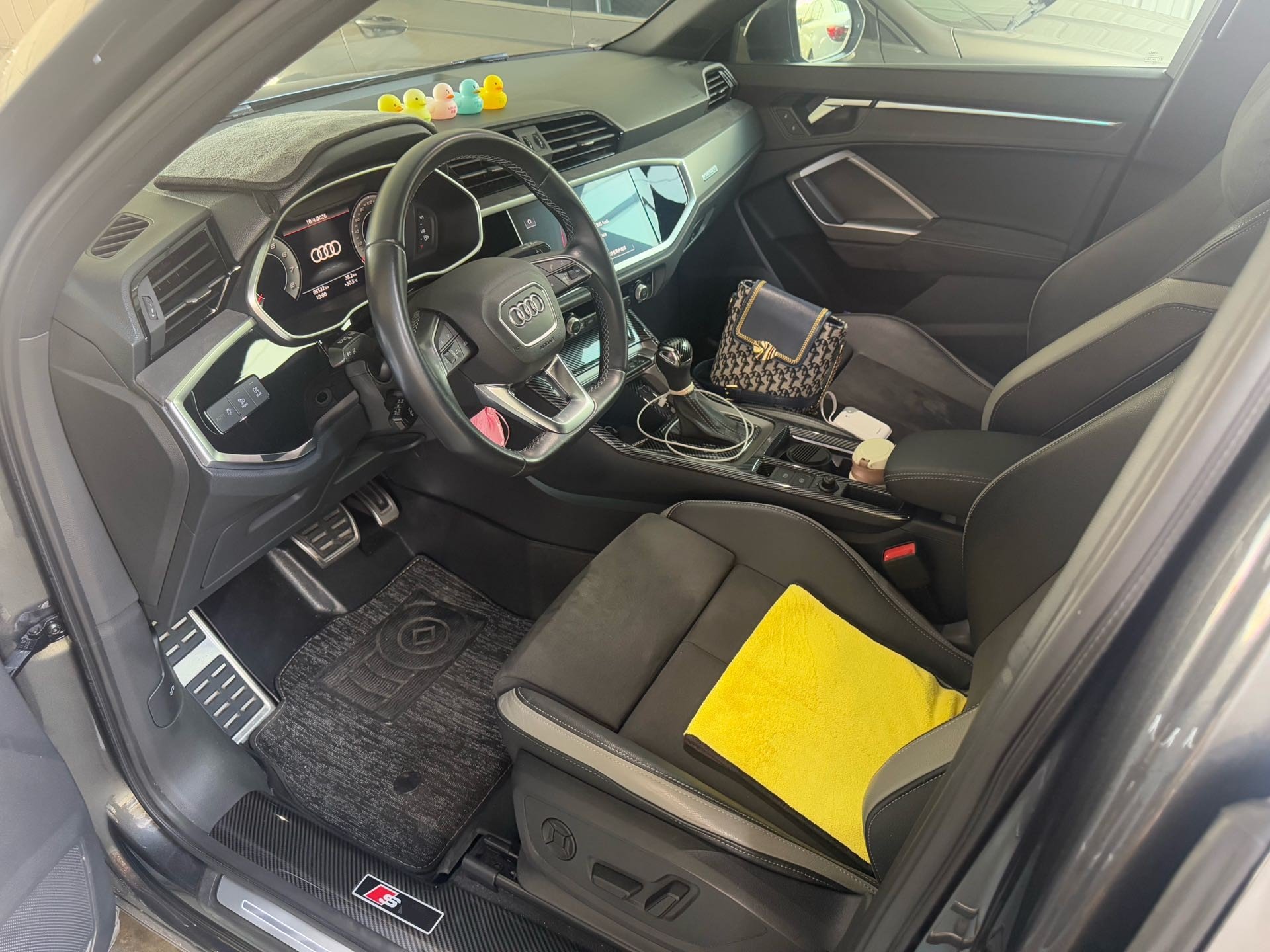 Audi Q3 2023 car image #7