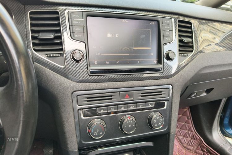 Volkswagen Golf 2017 car image #15