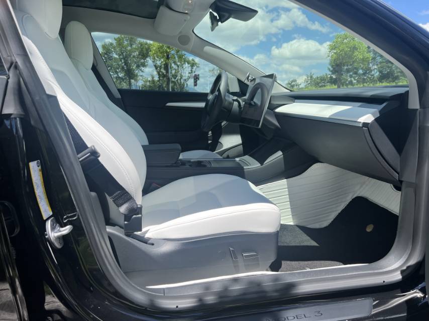 Tesla Model 3 2023 car image #8