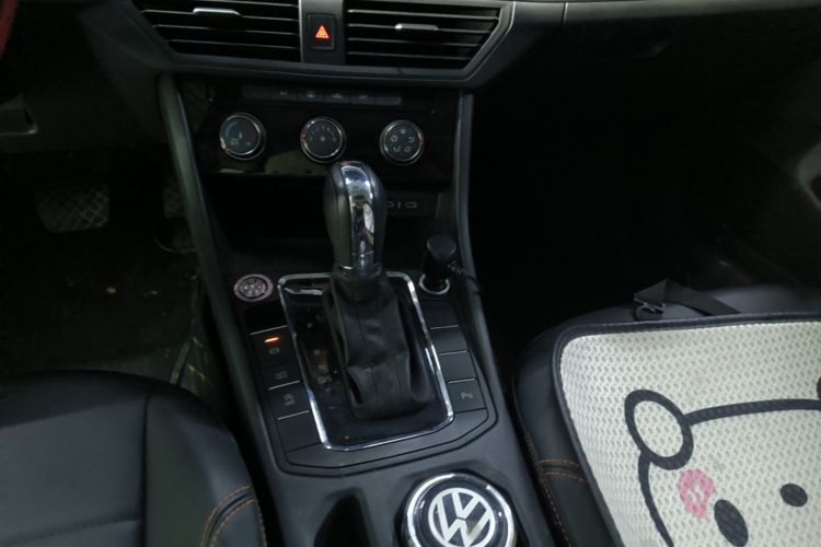 Volkswagen Bora 2023 image de voiture #14