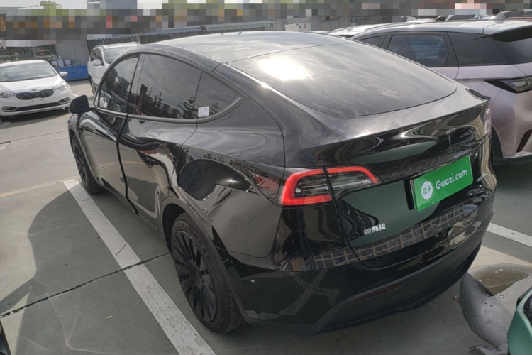 Tesla Model Y 2022 #5 Tesla Model Y 2022 car image #5