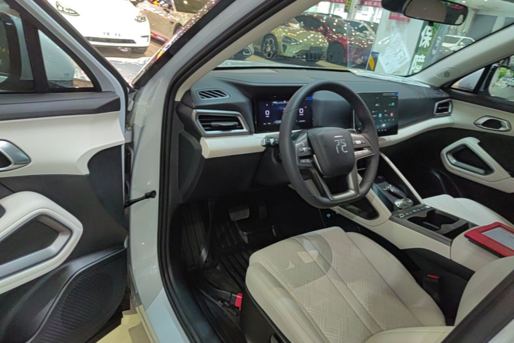 BYD YuanUP 2025 #12 BYD YuanUP 2025 car image #12