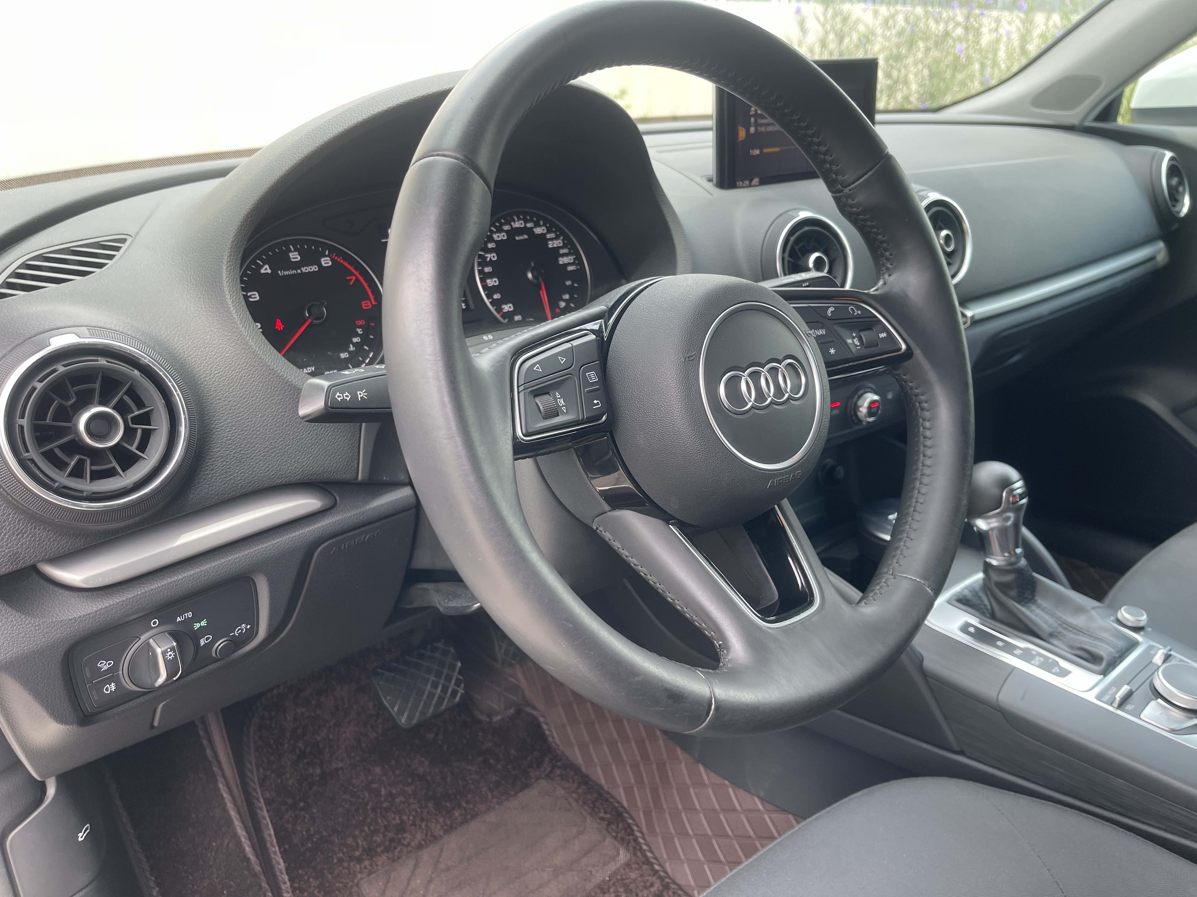 Audi A3 2019 car image #12