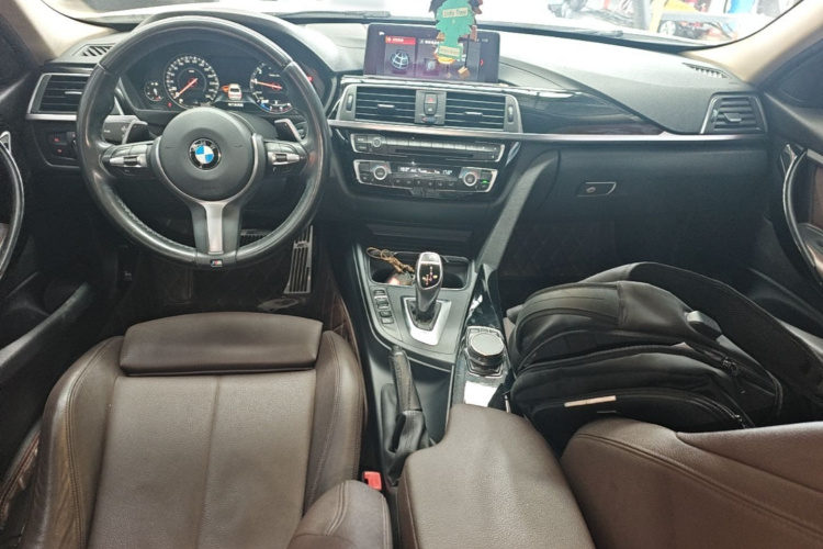 BMW 3 Series 2018 #10 BMW 3 Series 2018 car image #10