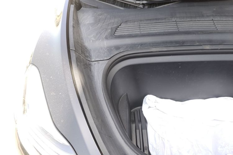 Tesla Model Y 2023 car image #23