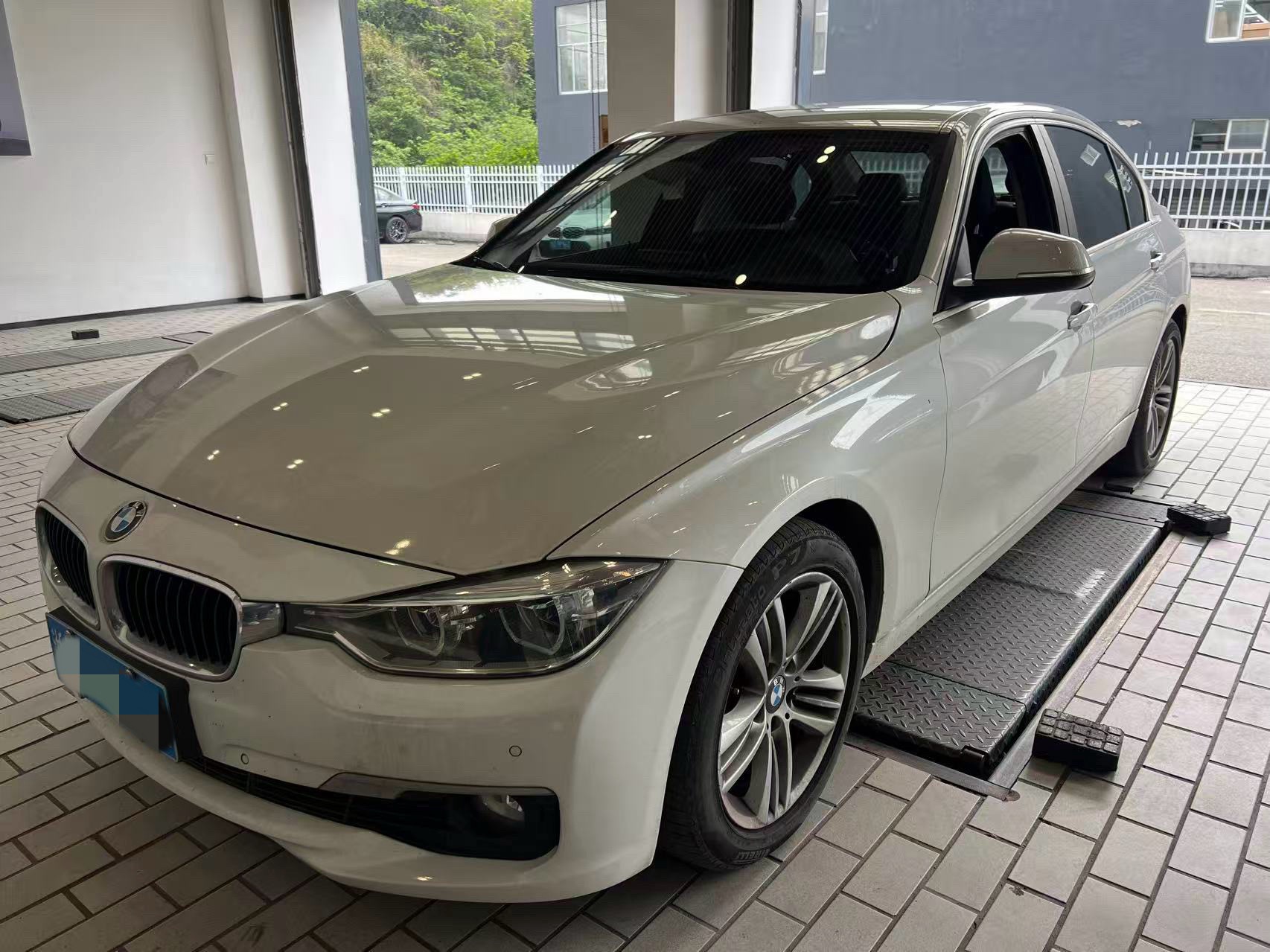 BMW 3 Series 2016 BMW 3 Series 2016 immagine di auto