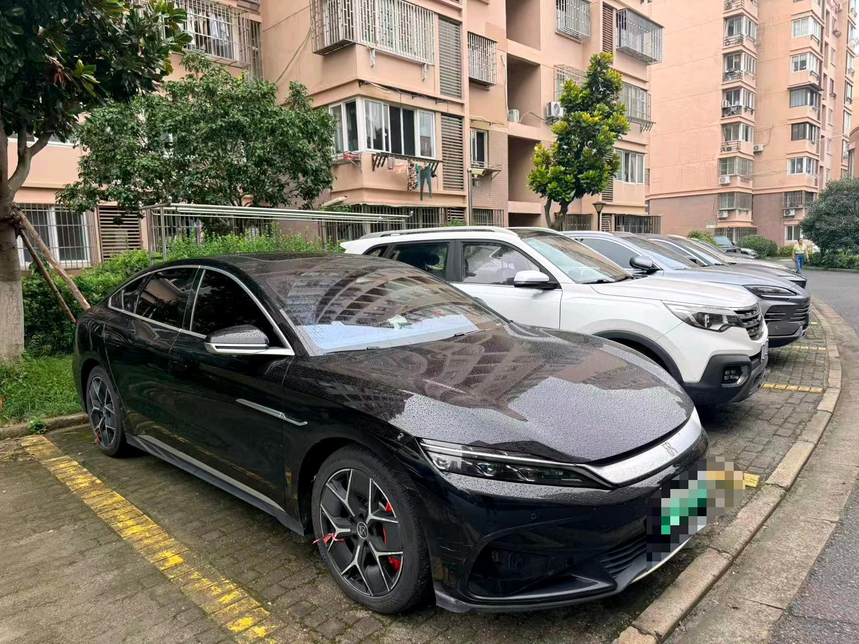 BYD Han 2023 #2 BYD Han 2023 car image #2