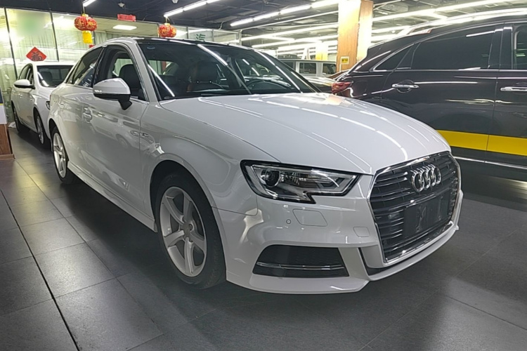Audi A3 2018 صورة سيارة #6