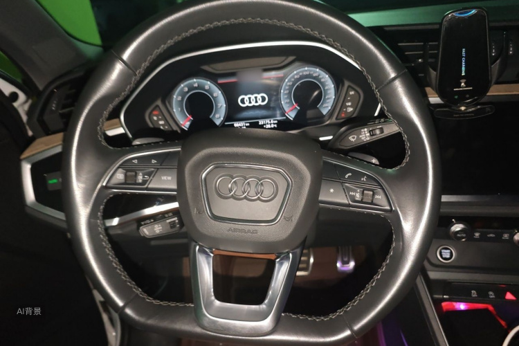 Audi Q3 2023 car image #12