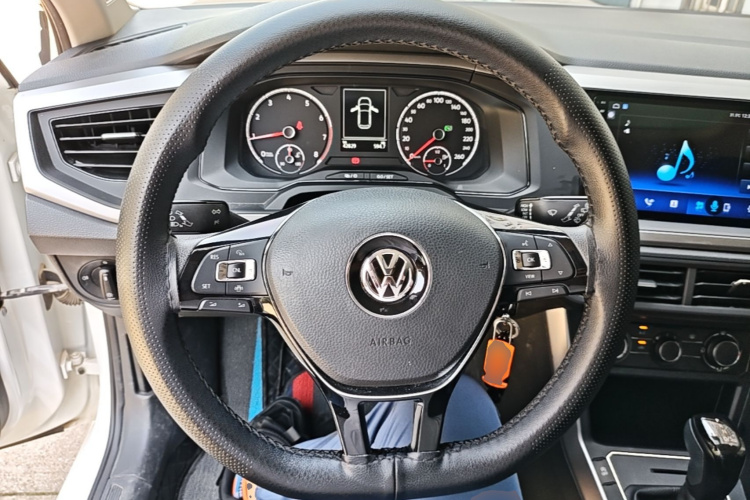 Volkswagen Polo 2020 car image #15