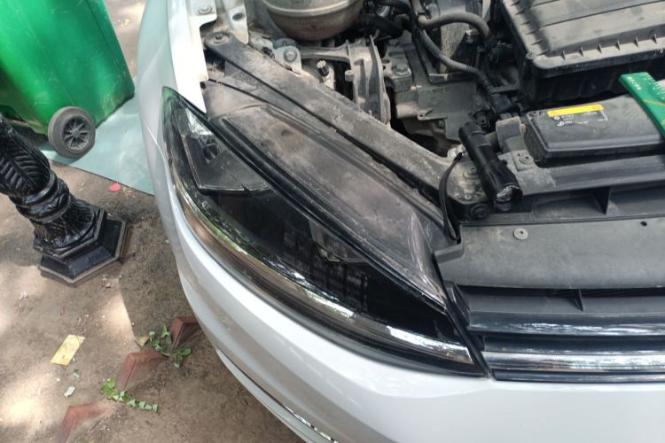Volkswagen Golf 2018 car image #8