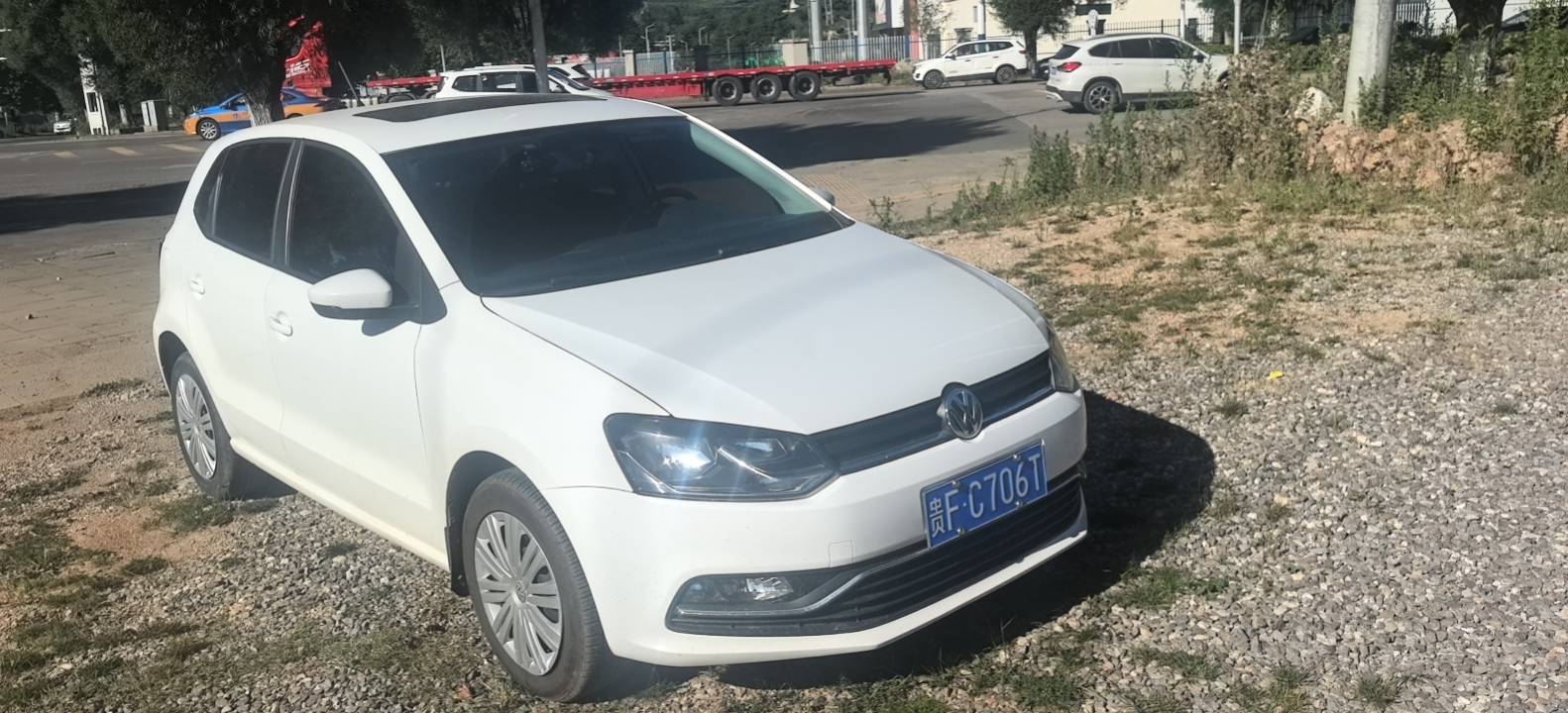 Volkswagen Polo 2016 car image #4