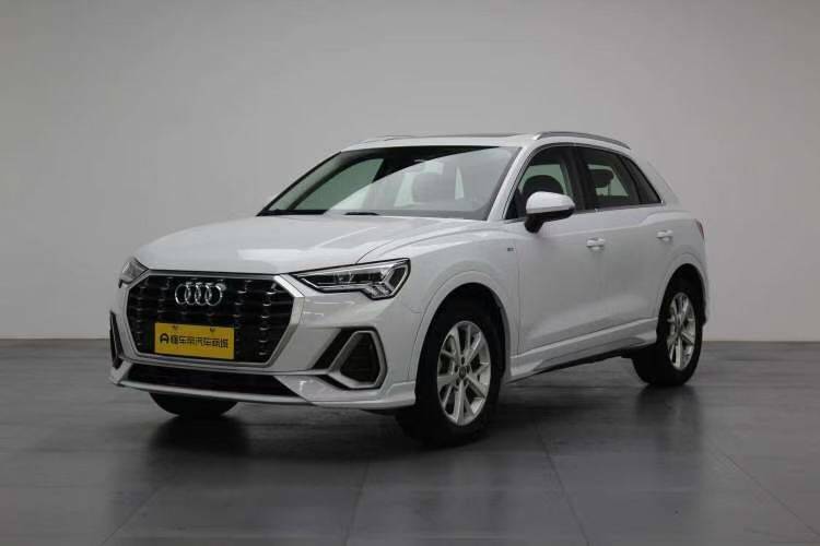 Audi Q3 2019 car image 