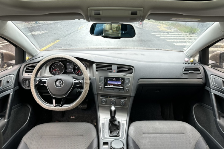 Volkswagen Golf 2016 car image #17