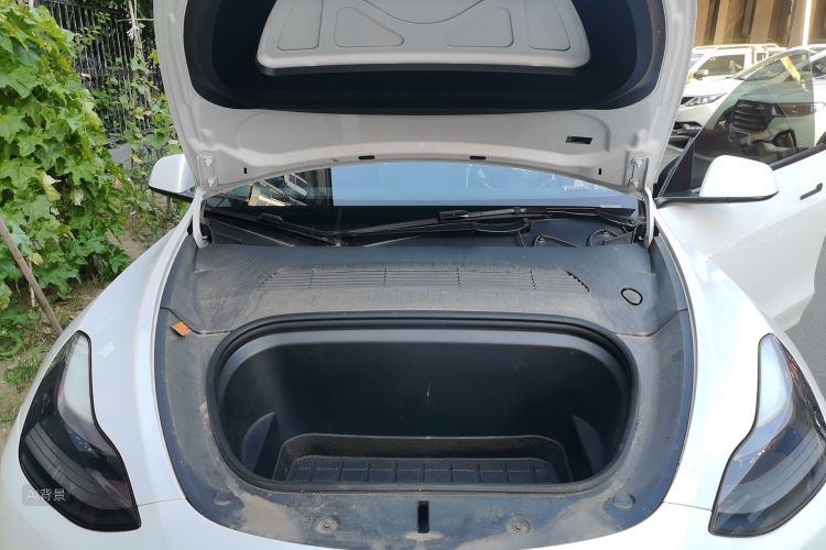 Tesla Model Y 2021 car image #22