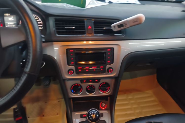 Volkswagen Lavida 2015 car image #17