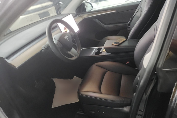 Tesla Model Y 2021 #15 Tesla Model Y 2021 car image #15